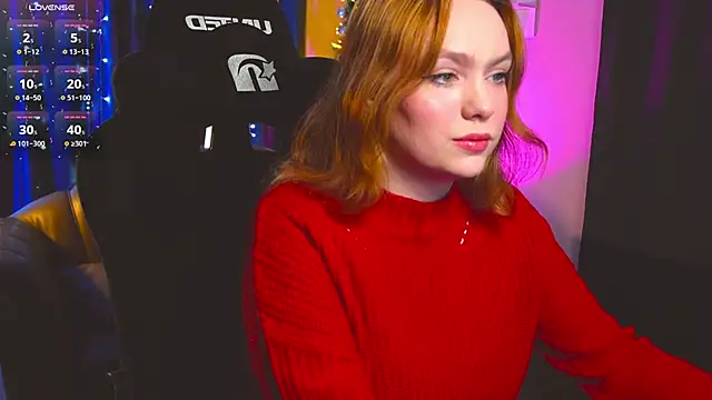 Snapshot of Kari_Lunna chatting on 12.20.24 Kari Lunna online show from 12.20.24