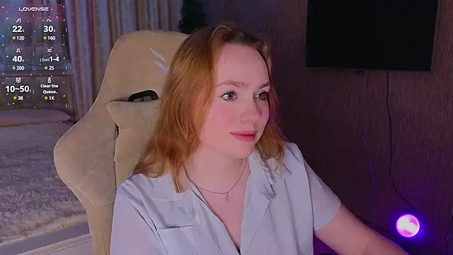 Snapshot of Kari_Lunna chatting on 01.10.25 Kari Lunna online show from 01.10.25