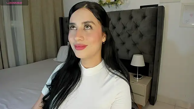 Snapshot of Amiirra_ chatting on 05.28.26 Amiirra online show from 05.28.26