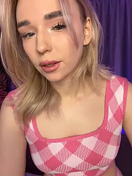 Snapshot of Eva_Millss chatting on 12.26.24 Eva Millss online show from 12.26.24