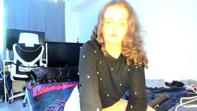 Snapshot of ENGLISHEMILY_69 chatting on 01.24.25 ENGLISHEMILY 69 online show from 01.24.25
