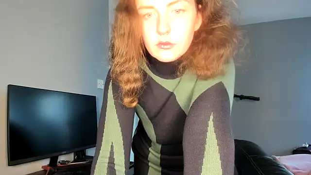Snapshot of ENGLISHEMILY_69 chatting on 03.02.25 ENGLISHEMILY 69 online show from 03.02.25
