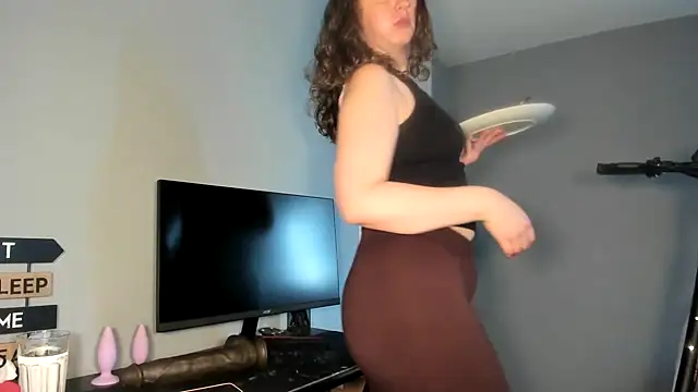 Snapshot of ENGLISHEMILY_69 chatting on 03.10.25 ENGLISHEMILY 69 online show from 03.10.25