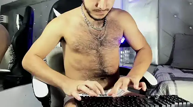 Snapshot of JuanDiegoKing chatting on 01.19.25 JuanDiegoKing online show from 01.19.25