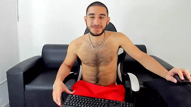 Snapshot of JuanDiegoKing chatting on 03.18.25 JuanDiegoKing online show from 03.18.25