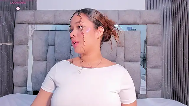 zulyjones online show from 11.06.25