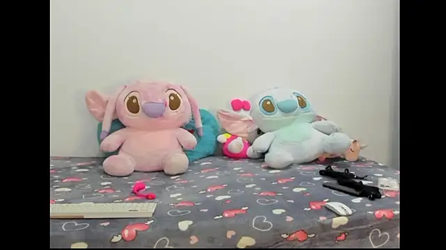 Snapshot of tamy_ian chatting on 02.18.26 tamy ian online show from 02.18.26