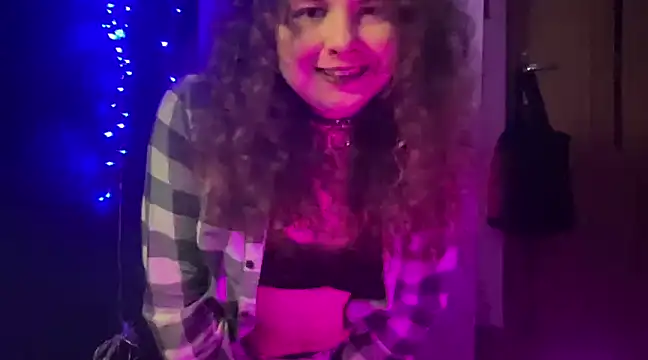 Snapshot of Luna_Artemis chatting on 12.23.24 Luna Artemis online show from 12.23.24