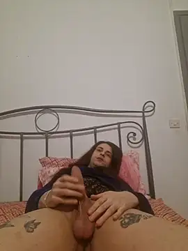 Snapshot of perla97 chatting on 12.11.24 perla97 online show from 12.11.24