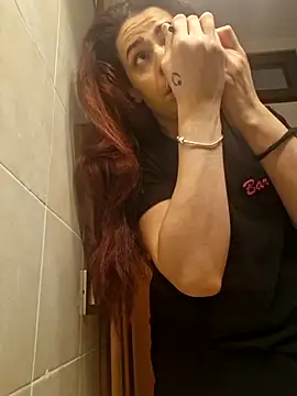 Snapshot of perla97 chatting on 02.11.25 perla97 online show from 02.11.25