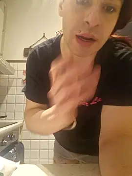 Snapshot of perla97 chatting on 02.22.25 perla97 online show from 02.22.25
