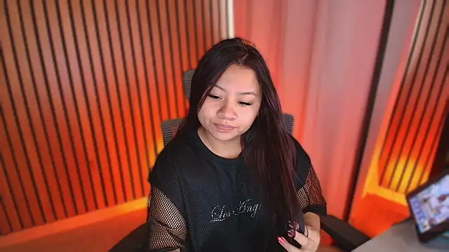 Snapshot of soffyvibes- chatting on 10.15.25 soffyvibes- online show from 10.15.25