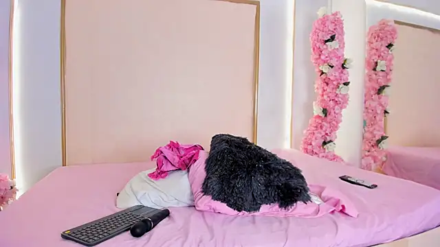 Roxxana-queen online show from 09.27.25