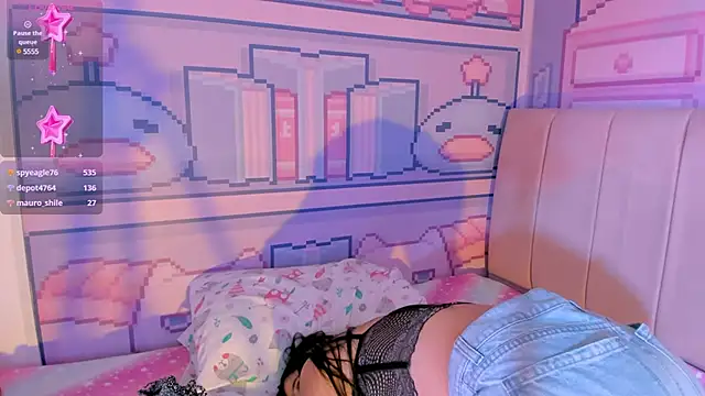 Snapshot of _18alice chatting on 12.18.24 18alice online show from 12.18.24