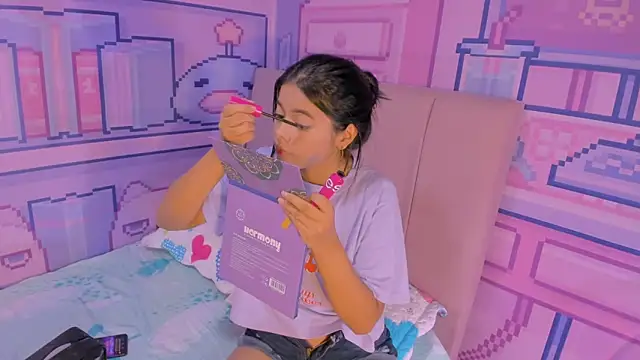 Snapshot of _18alice chatting on 03.08.25 18alice online show from 03.08.25