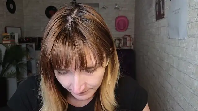 Snapshot of Nika_Kitten chatting on 04.20.26 Nika Kitten online show from 04.20.26