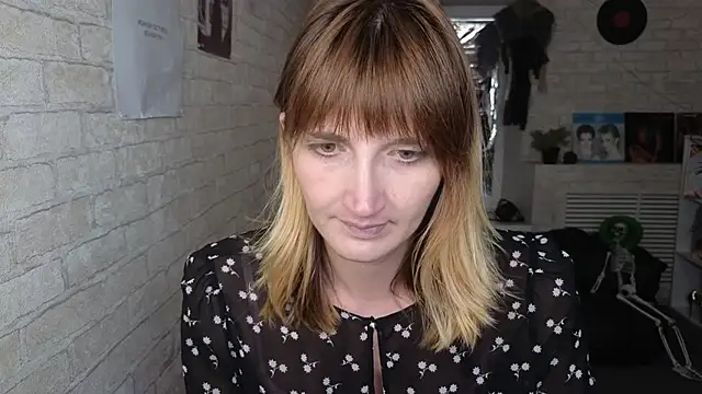 Snapshot of Nika_Kitten chatting on 04.24.26 Nika Kitten online show from 04.24.26