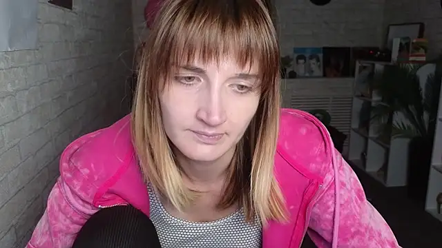 Snapshot of Nika_Kitten chatting on 04.27.26 Nika Kitten online show from 04.27.26