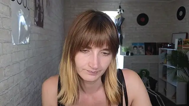 Snapshot of Nika_Kitten chatting on 05.05.26 Nika Kitten online show from 05.05.26
