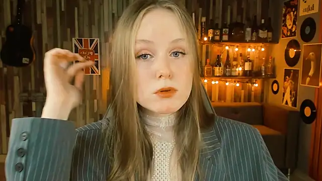 VivienLeeigh online show from 02.20.25