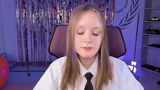 VivienLeeigh online show from 03.07.25