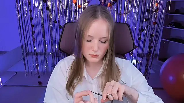 VivienLeeigh online show from 03.17.25