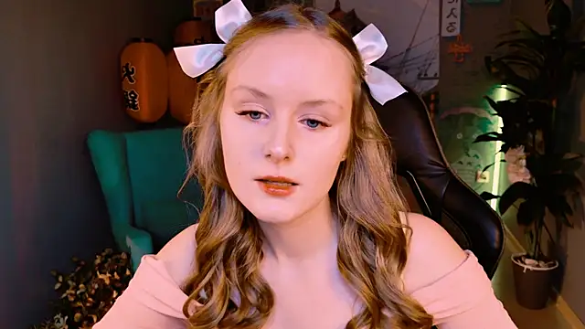 VivienLeeigh online show from 09.14.25