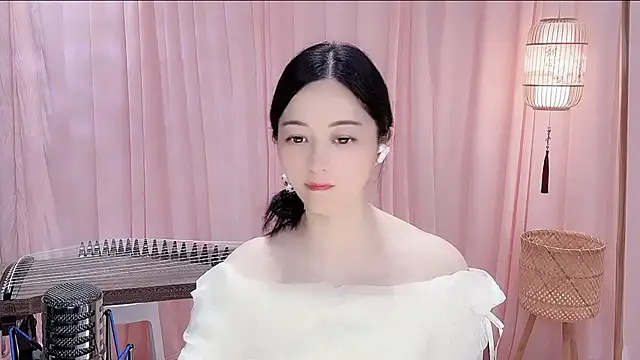 Snapshot of Tian-xin-999 chatting on 05.13.26 Tian-xin-999 online show from 05.13.26