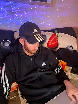 Snapshot of Tall_REC chatting on 12.02.24 Tall REC online show from 12.02.24