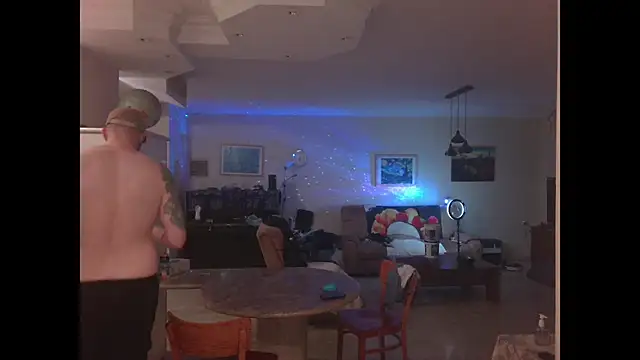 Snapshot of Tall_REC chatting on 12.14.24 Tall REC online show from 12.14.24