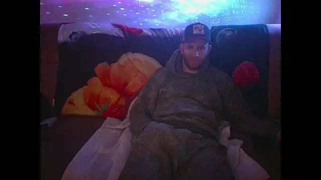 Snapshot of Tall_REC chatting on 12.15.24 Tall REC online show from 12.15.24