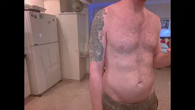 Snapshot of Tall_REC chatting on 12.18.24 Tall REC online show from 12.18.24