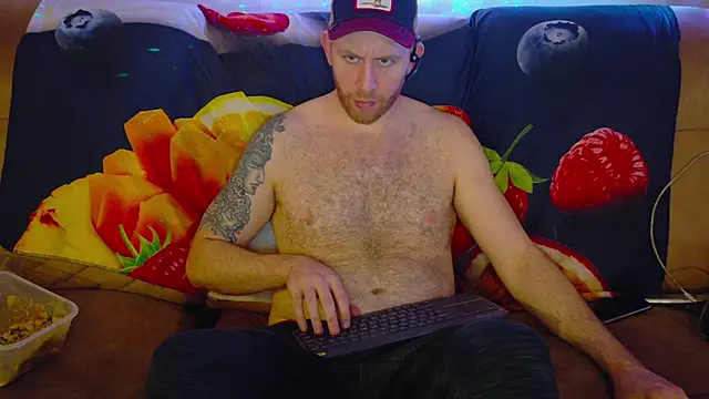 Snapshot of Tall_REC chatting on 12.24.24 Tall REC online show from 12.24.24