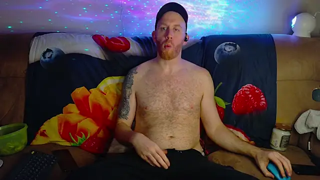 Snapshot of Tall_REC chatting on 12.25.24 Tall REC online show from 12.25.24