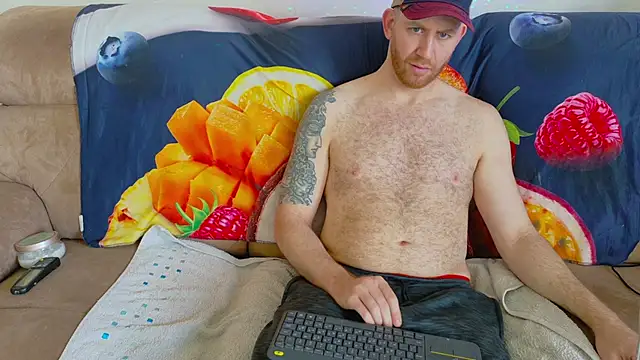 Snapshot of Tall_REC chatting on 12.26.24 Tall REC online show from 12.26.24