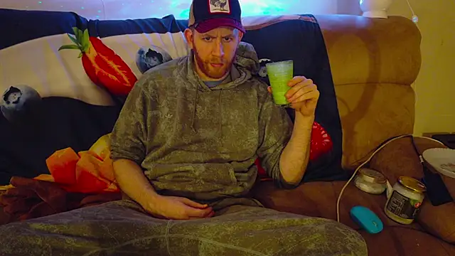 Snapshot of Tall_REC chatting on 01.06.25 Tall REC online show from 01.06.25