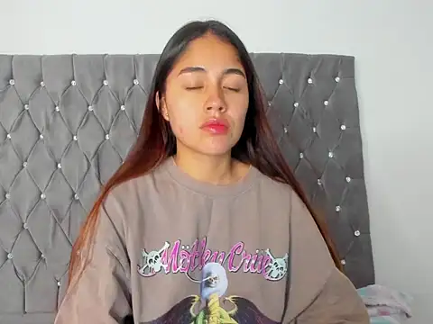 Snapshot of AriaMontgomery chatting on 09.13.25 AriaMontgomery online show from 09.13.25