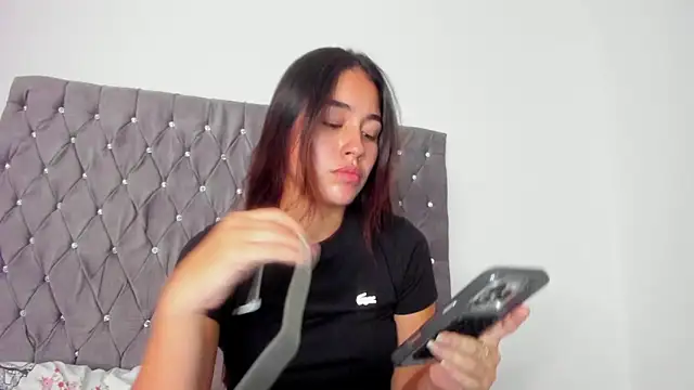 Snapshot of AriaMontgomery chatting on 09.18.25 AriaMontgomery online show from 09.18.25