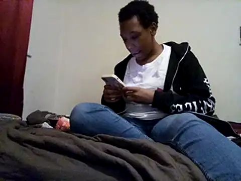 Snapshot of MsSapPhire500 chatting on 12.23.24 MsSapPhire500 online show from 12.23.24