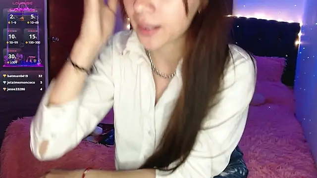 holy juli online show from 03.08.25