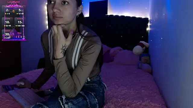 holy juli online show from 03.14.25