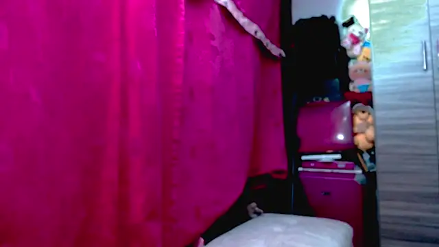 holy juli online show from 02.05.26