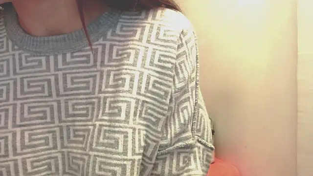 holy juli online show from 04.06.26