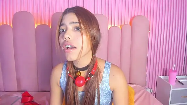 Snapshot of KellyOlsenbe chatting on 01.24.25 KellyOlsenbe online show from 01.24.25