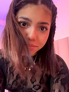 Snapshot of KellyOlsenbe chatting on 12.14.25 KellyOlsenbe online show from 12.14.25