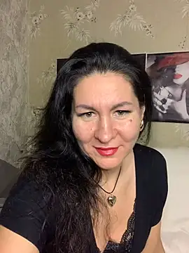 Snapshot of Tina_Moretti chatting on 02.12.25 Tina Moretti online show from 02.12.25