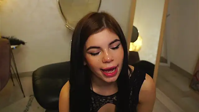 Snapshot of MiriamHazel chatting on 12.10.24 MiriamHazel online show from 12.10.24