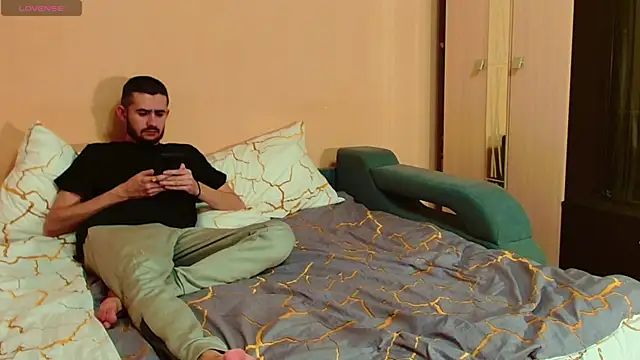 Snapshot of Sweet__Daddy chatting on 01.13.25 Sweet Daddy online show from 01.13.25