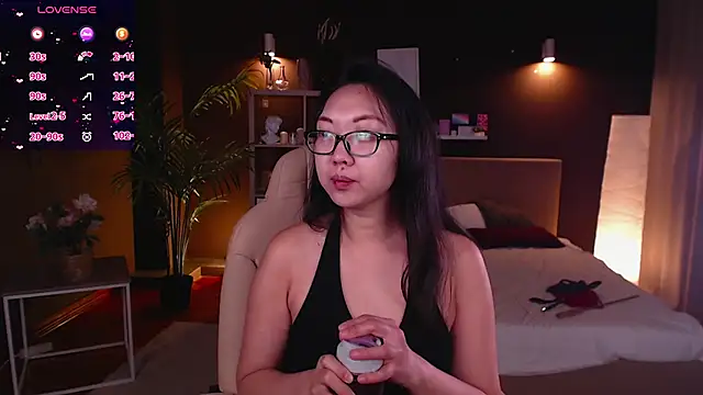 Snapshot of Marine_Vact chatting on 11.07.25 Marine Vact online show from 11.07.25