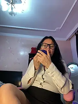 Snapshot of Sharongirl07 chatting on 01.25.25 Sharongirl07 online show from 01.25.25